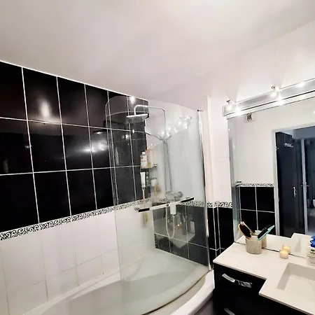Апартаменти Appartement Hyeres Єр